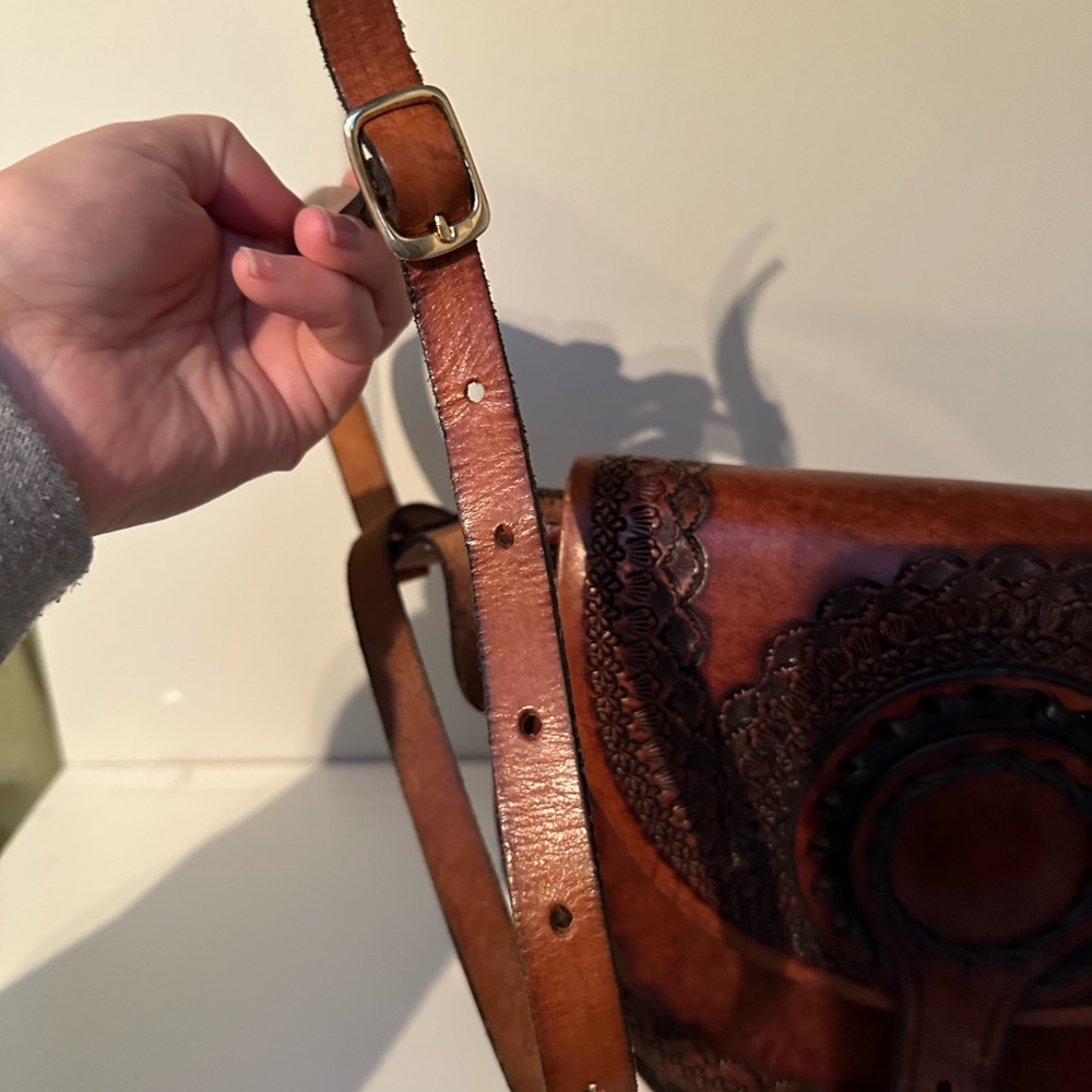 Beautiful leather hand tooled bag - Picture 4 of 7